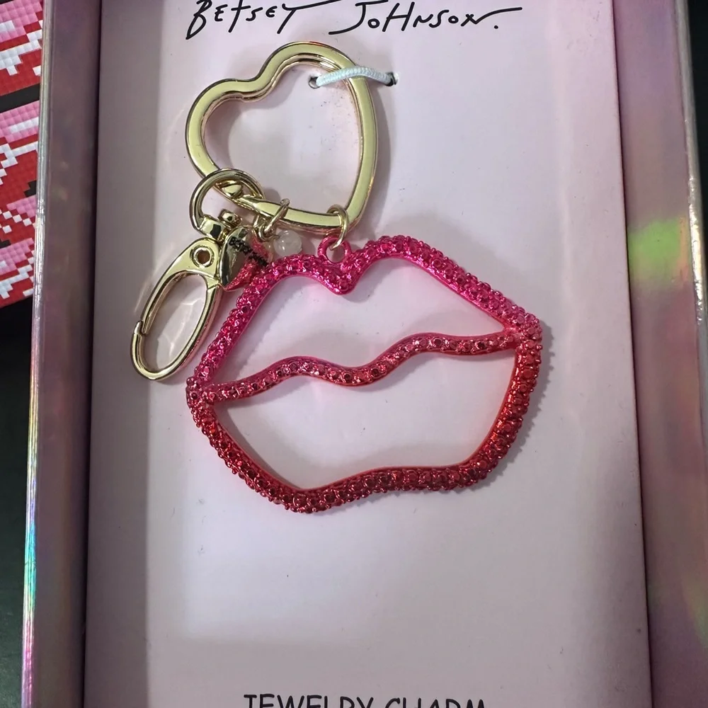 🆕Betsey Johnson LIPS Jewelry Charm/Keychain